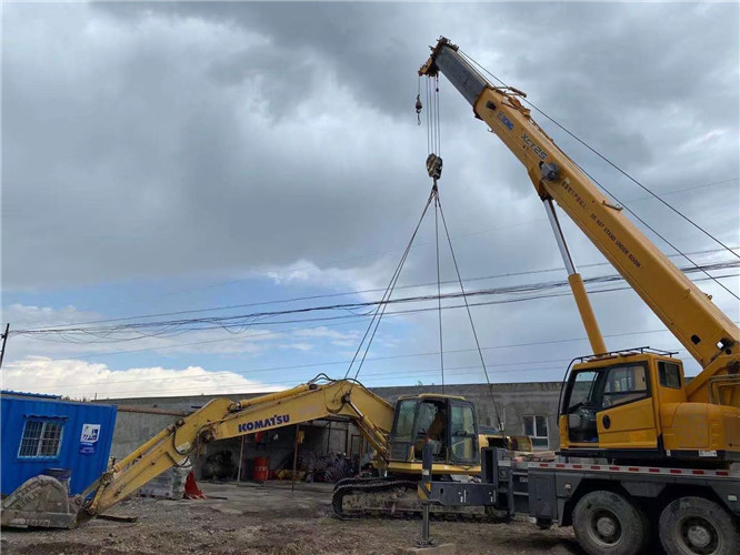 博尔塔拉25吨吊车的工作半径是多少？