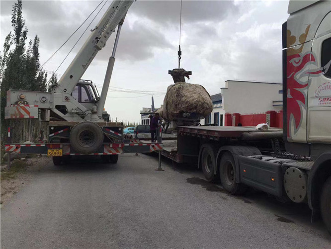 博尔塔拉狭窄场地（如小区、车间）适合用哪种吊车？